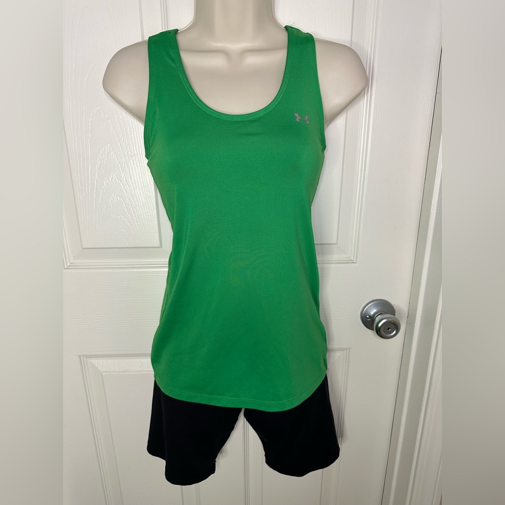 Under armor workout shirt built in bra size XS